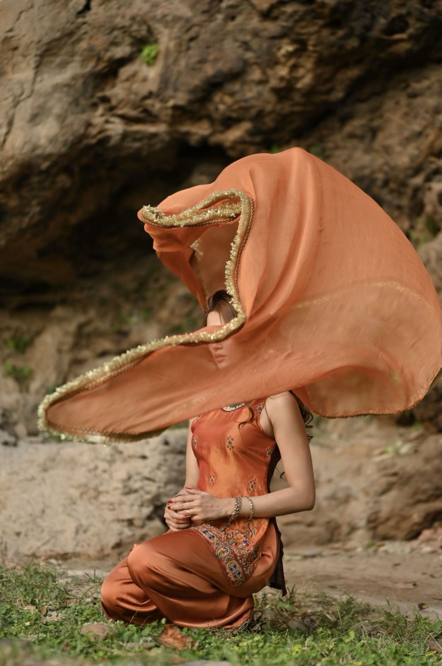 Lolo campaign, fabric moving in daylight