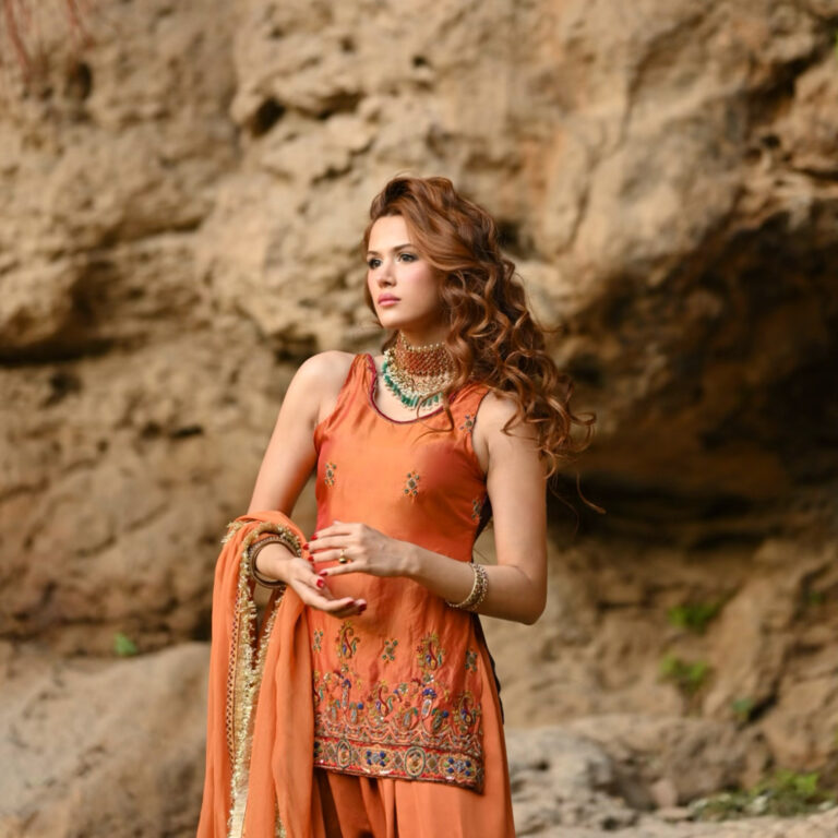 Zardoz II — colours ensemble, Lolo by Laila